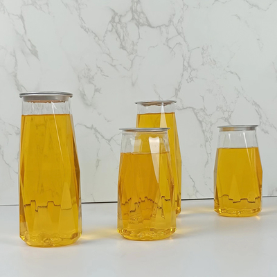 Botellas plásticas del ANIMAL DOMÉSTICO de Diamond Shape 380ml con los jugos planchados en frío de la cubierta fácil del tirón