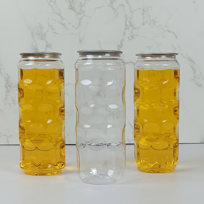 Las bebidas hechas en casa ordeñan los tarros del plástico transparente del té 500ml con la cubierta fácil del tirón