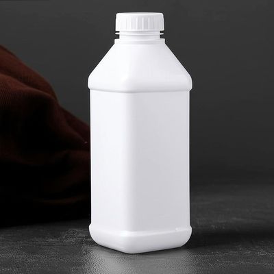 Botellas de plástico reutilizables, sencillas y respetuosas con el medio ambiente para su almacenamiento